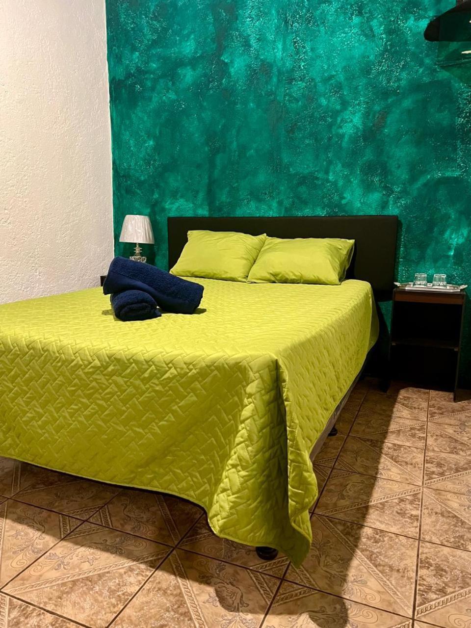 Wonderland Hostel Antigua Extérieur photo