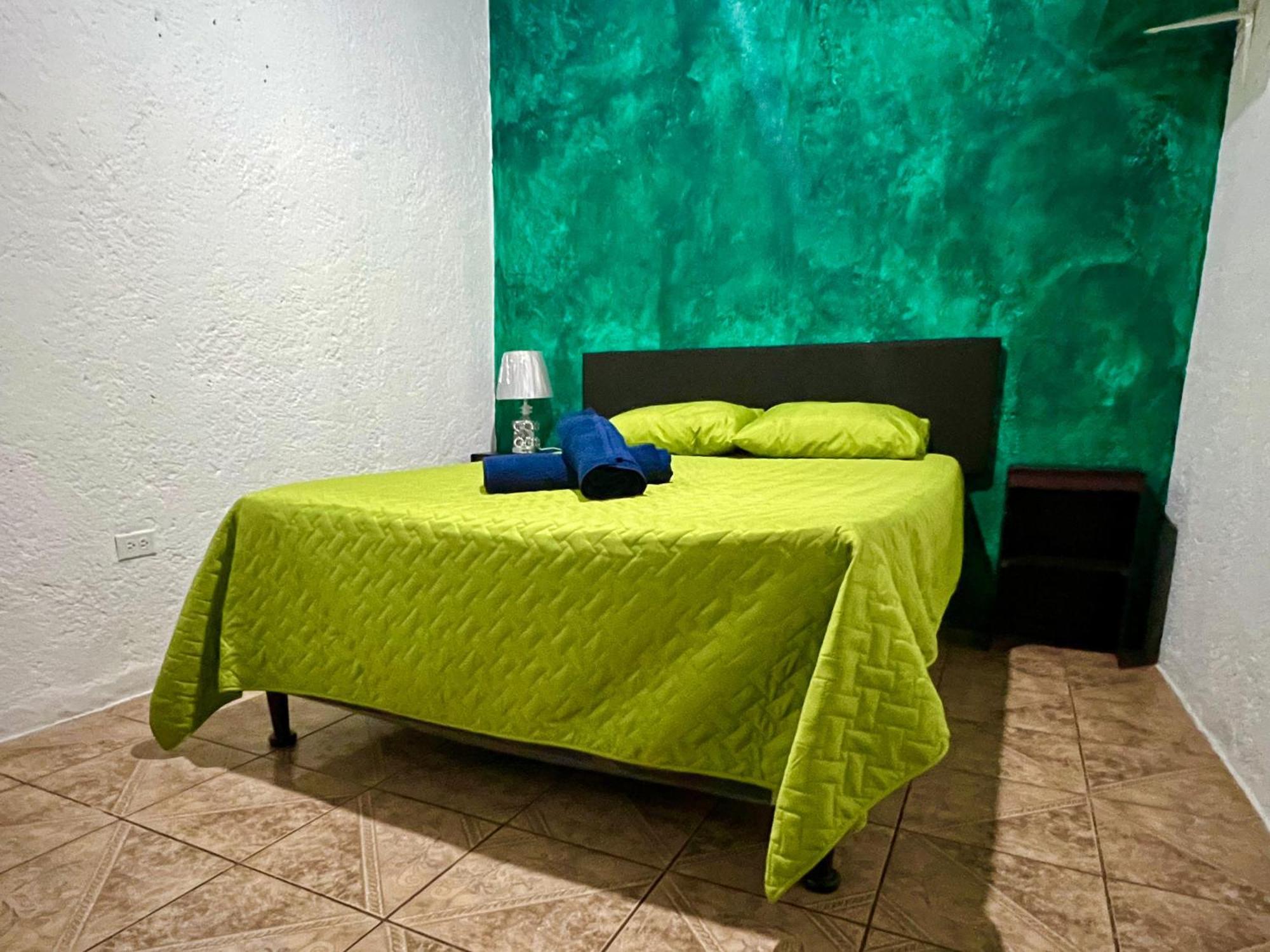 Wonderland Hostel Antigua Extérieur photo