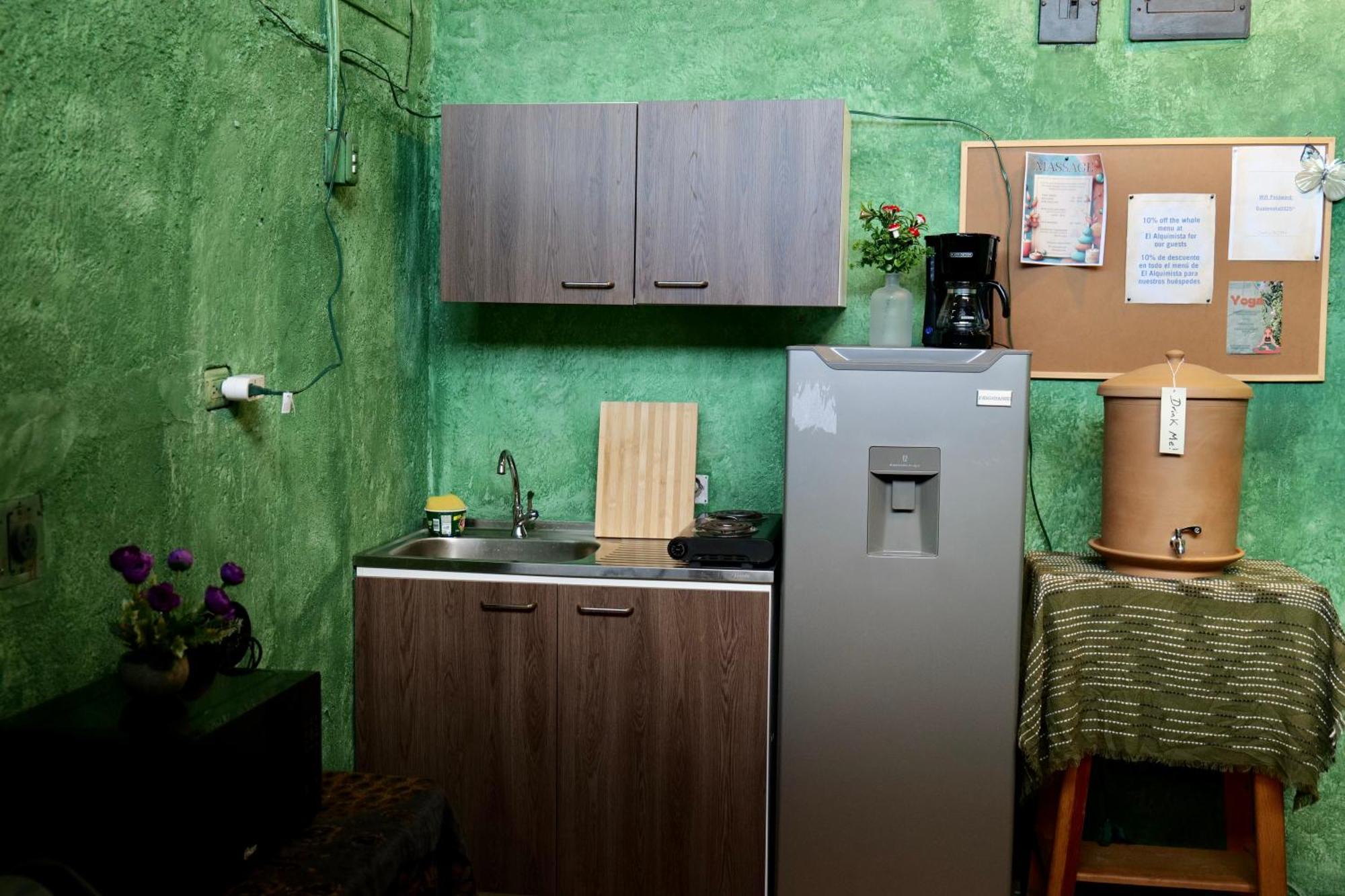 Wonderland Hostel Antigua Extérieur photo